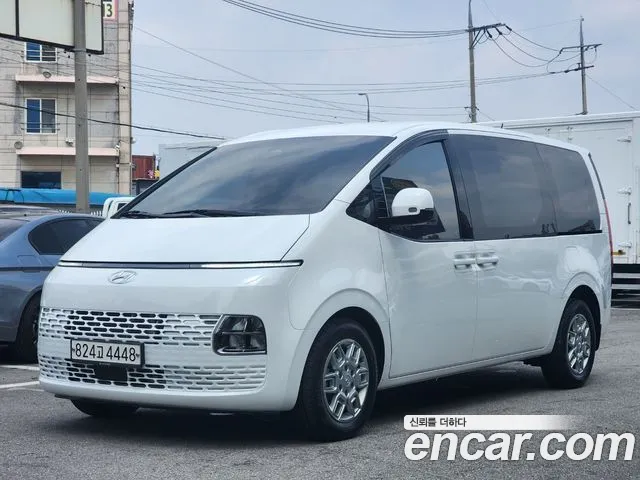 Hyundai Staria