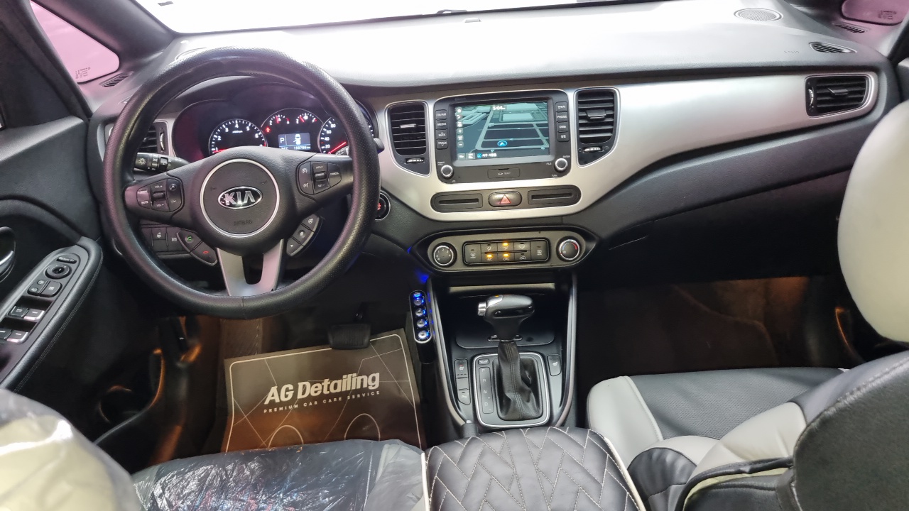 Kia Carens — интерьер