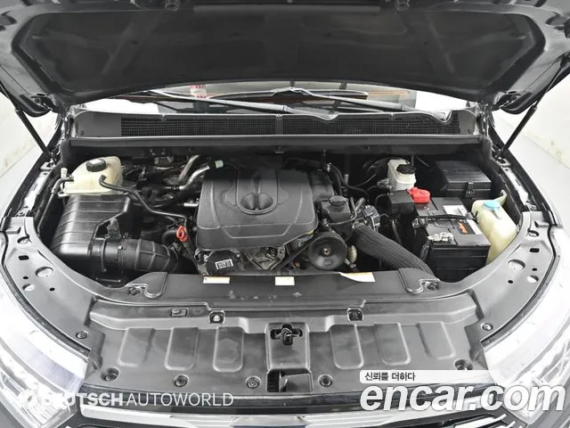KG Mobility Korando — интерьер