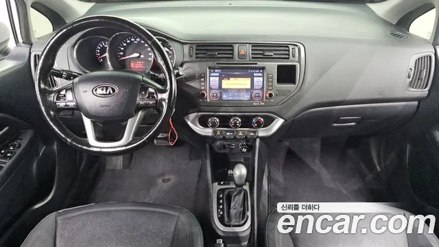 Kia Pride — интерьер
