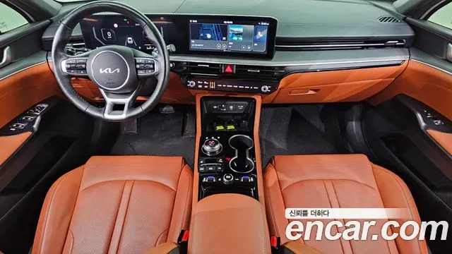 Kia K5 — интерьер