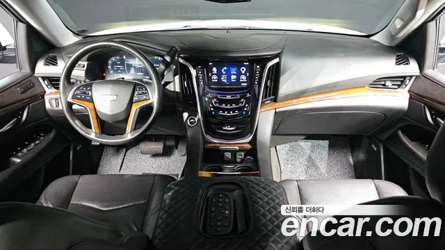 Cadillac Escalade — интерьер
