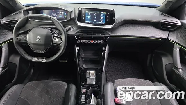 Peugeot 2008 — интерьер