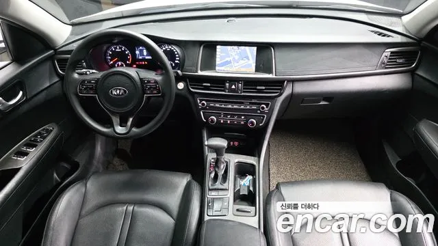 Kia K5 — интерьер