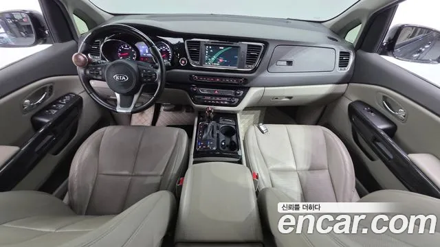 Kia Carnival — интерьер