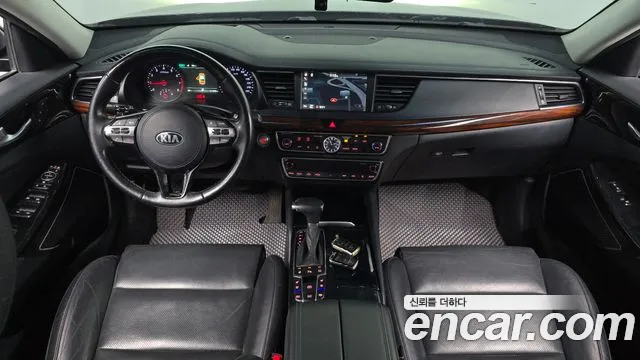 Kia K7 — интерьер