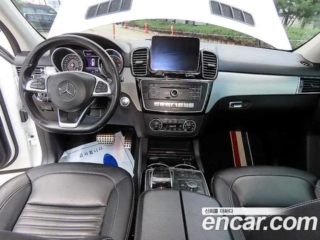 Mercedes-Benz GLE-класс — интерьер