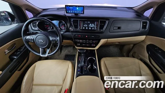Kia Carnival — интерьер