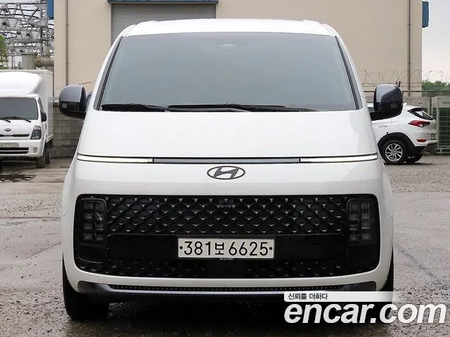 Hyundai Staria