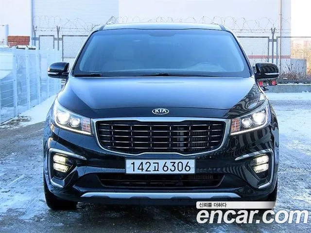 Kia Carnival — экстерьер