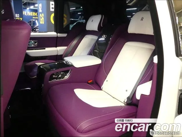 Rolls-Royce Cullinan — интерьер