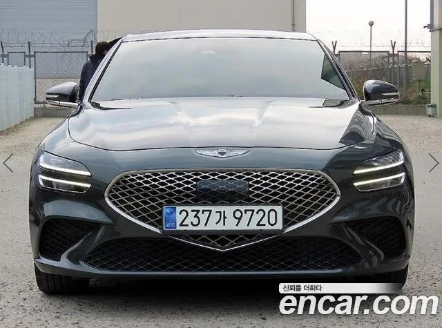 Genesis G70
