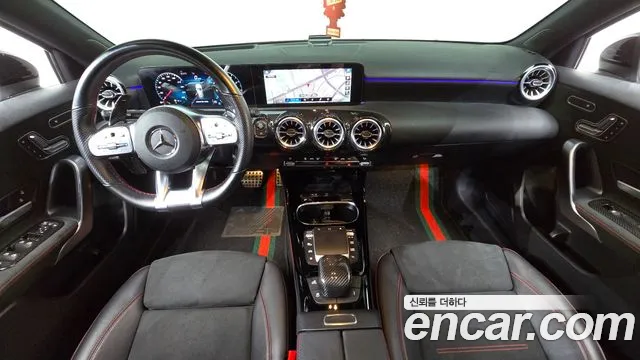 Mercedes-Benz A-класс — интерьер