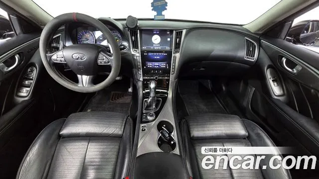 Infiniti Q50 — интерьер