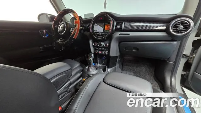 MINI Cooper — интерьер