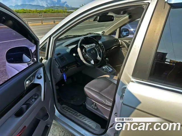 KG Mobility Korando — интерьер