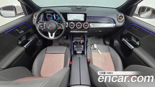 Mercedes-Benz EQB — интерьер