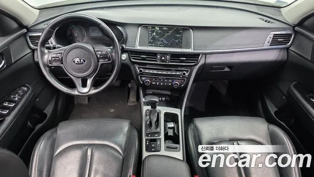 Kia K5 — интерьер