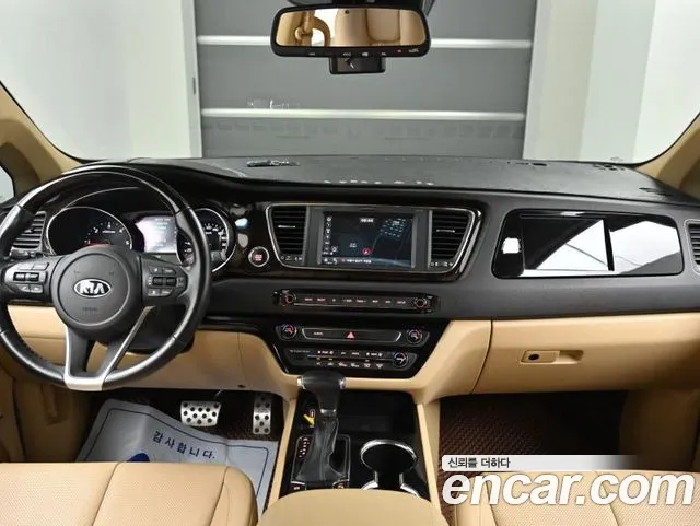 Kia Carnival — интерьер
