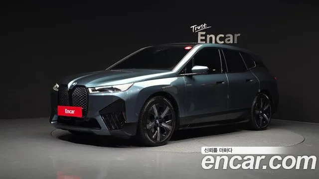 BMW iX — экстерьер