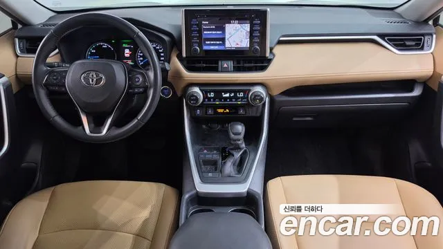 Toyota RAV4 — интерьер