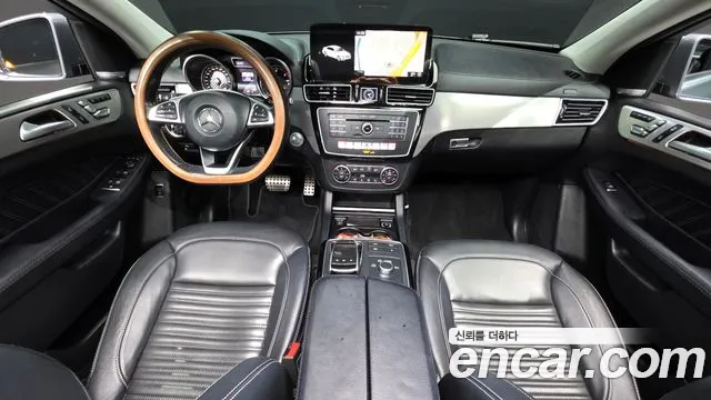Mercedes-Benz GLE-класс — интерьер