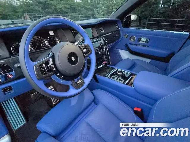Rolls-Royce Cullinan — интерьер