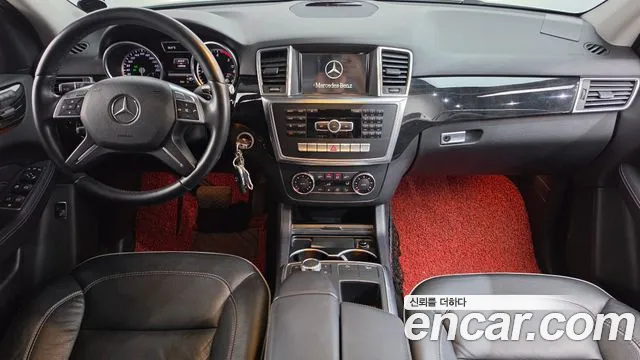 Mercedes-Benz M-класс — интерьер