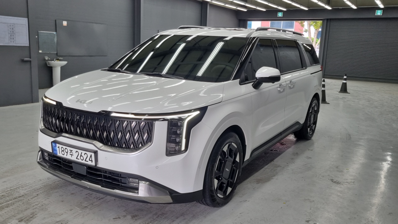 Kia Carnival — экстерьер