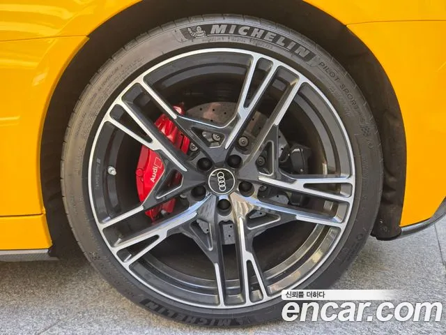 Audi R8 — интерьер