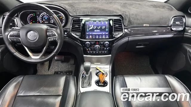 Jeep Cherokee — интерьер
