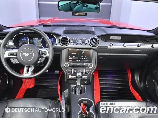 Ford Mustang — интерьер