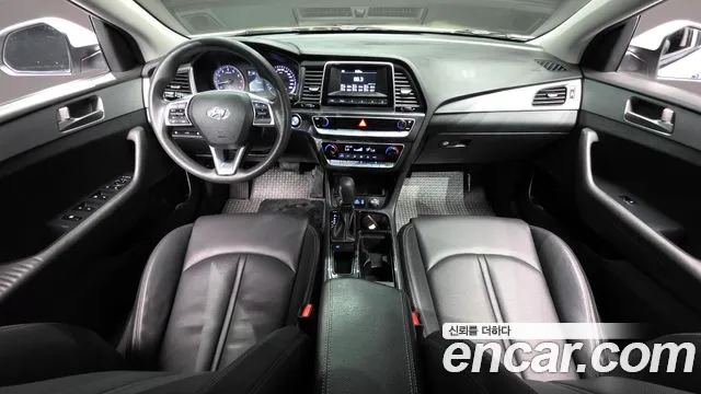 Hyundai Sonata — интерьер
