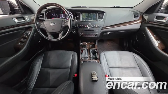 Kia K7 — интерьер