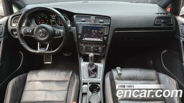 Volkswagen Golf — интерьер