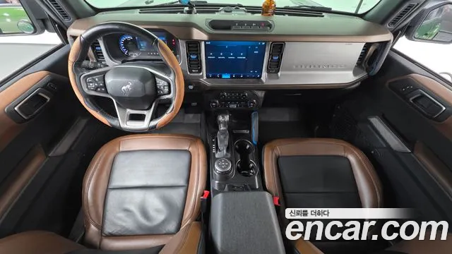 Ford Bronco — интерьер