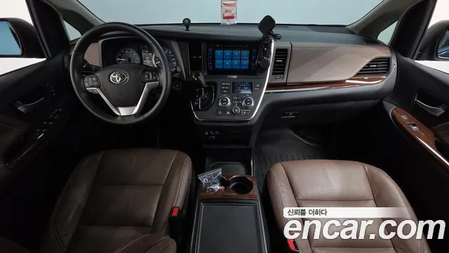 Toyota Sienna — интерьер