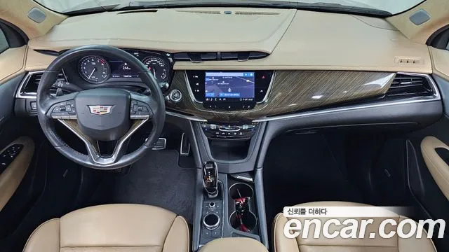 Cadillac XT6 — интерьер