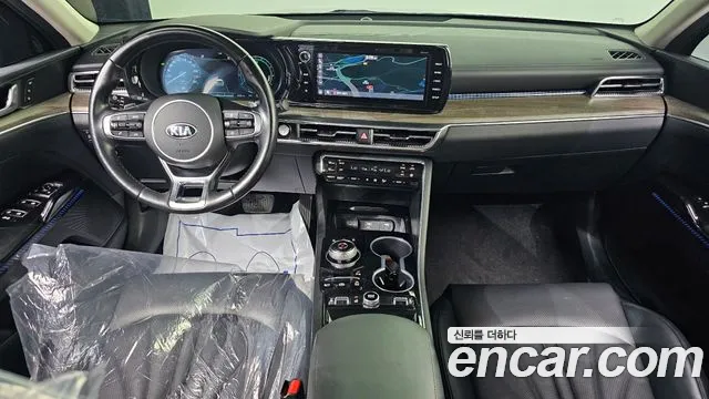 Kia K5 — интерьер