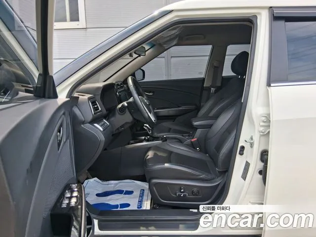 KG Mobility Tivoli — интерьер