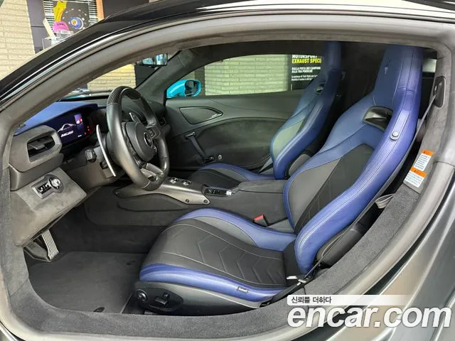 Maserati MC20 — интерьер