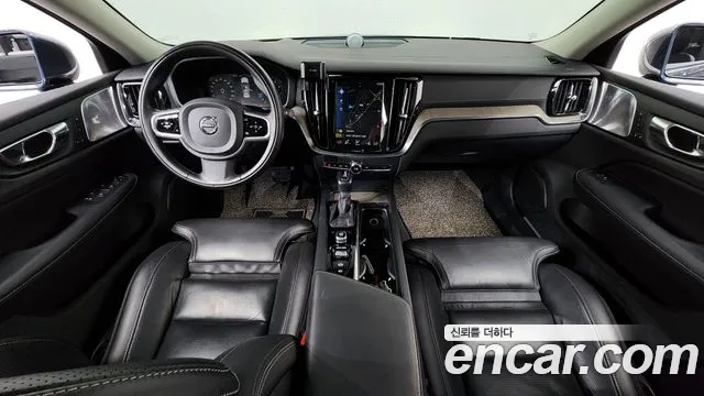 Volvo S60 — интерьер
