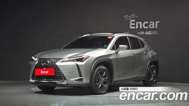 Lexus UX — экстерьер