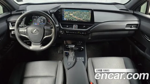 Lexus UX — интерьер
