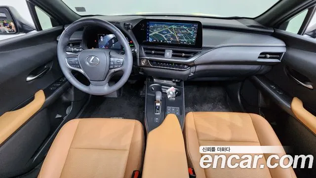 Lexus UX — интерьер