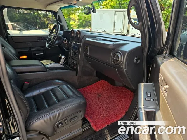 Hummer H2 — интерьер