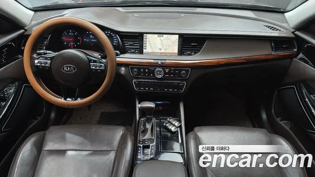 Kia K7 — интерьер
