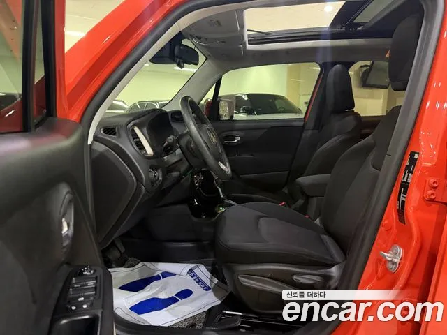Jeep Renegade — интерьер