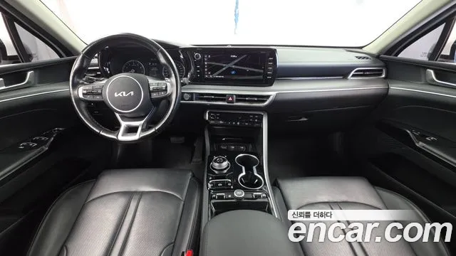 Kia K5 — интерьер