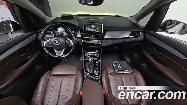 BMW 2 серия — интерьер